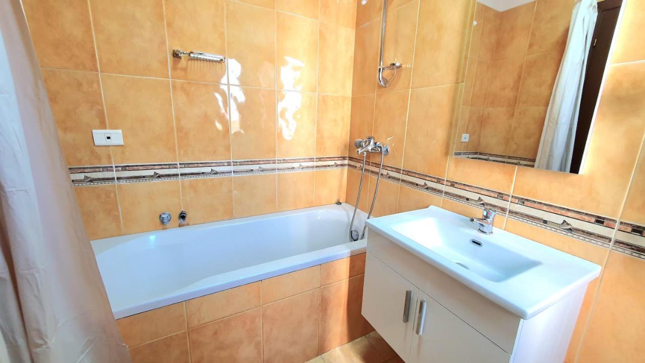 Star Apartment Tiranë Luaran gambar