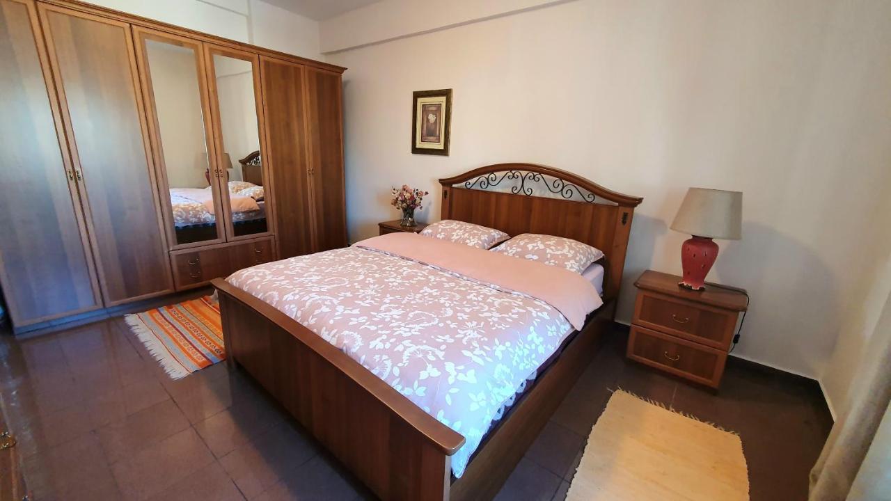 Star Apartment Tiranë Luaran gambar