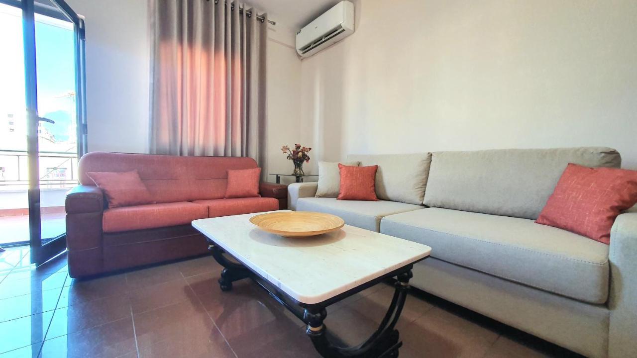 Star Apartment Tiranë Luaran gambar